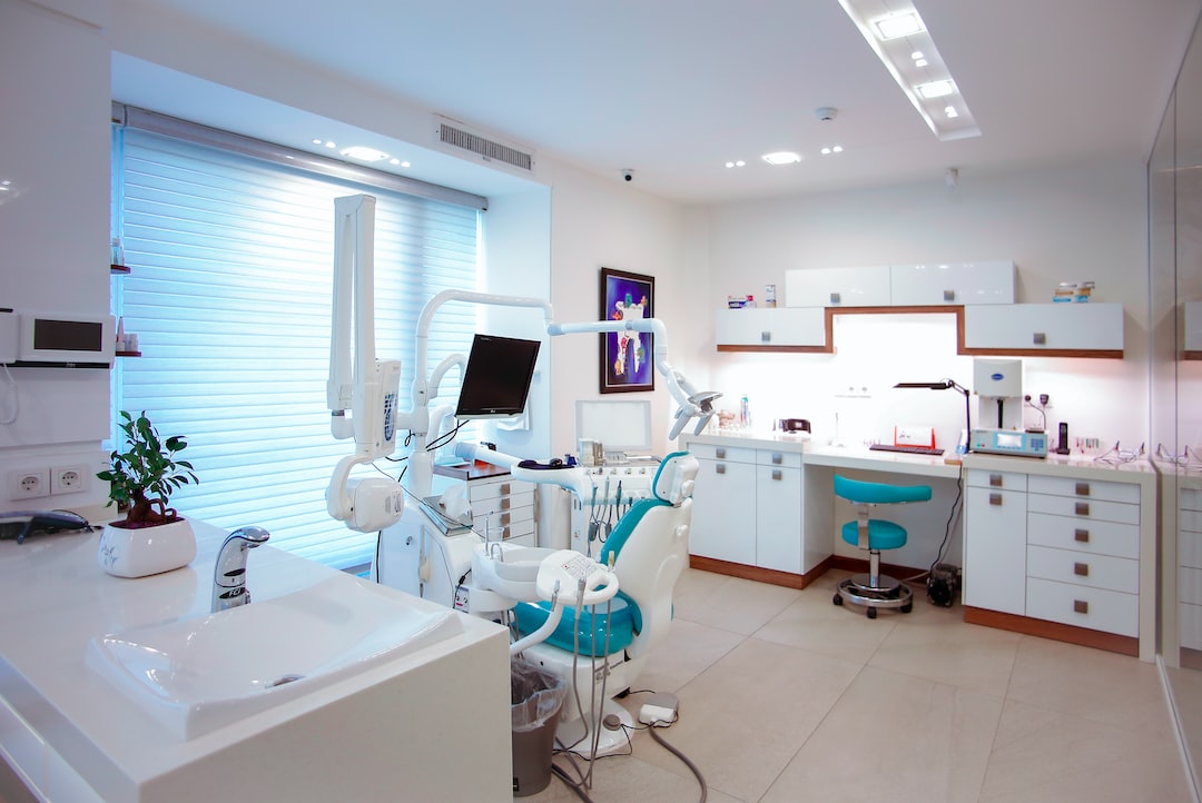 İnvisalign Plaklarınızı Temizleme Sırasında Ağzınızı Durulama İpuçları