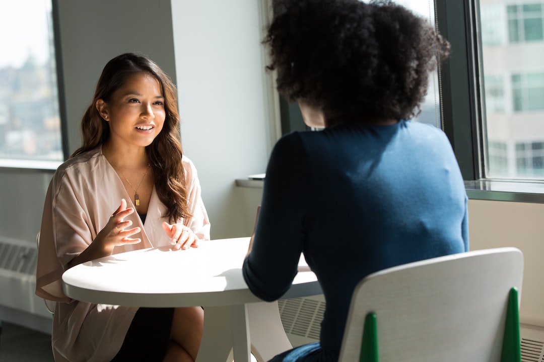 İnvisalign Plaklarının Yemek Sırasında Rahatsızlık Vermesi: Ne Yapmalısınız?
