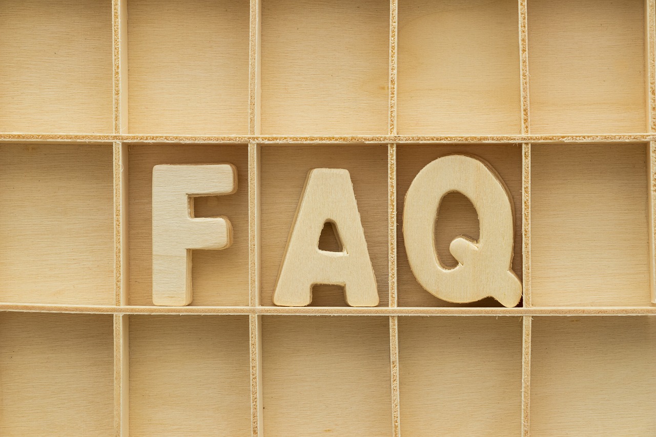 Invisalign vs. Lingual Braketler