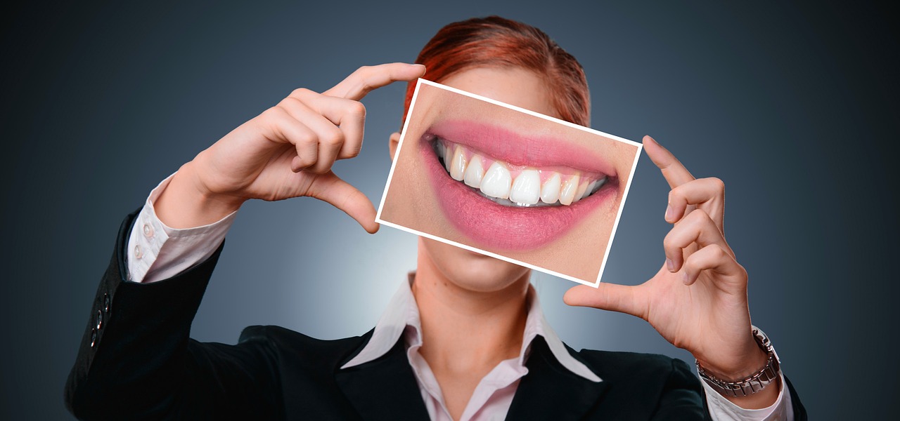 Invisalign Tedavisi Sonrası Gece Plak Kullanımının Önemi